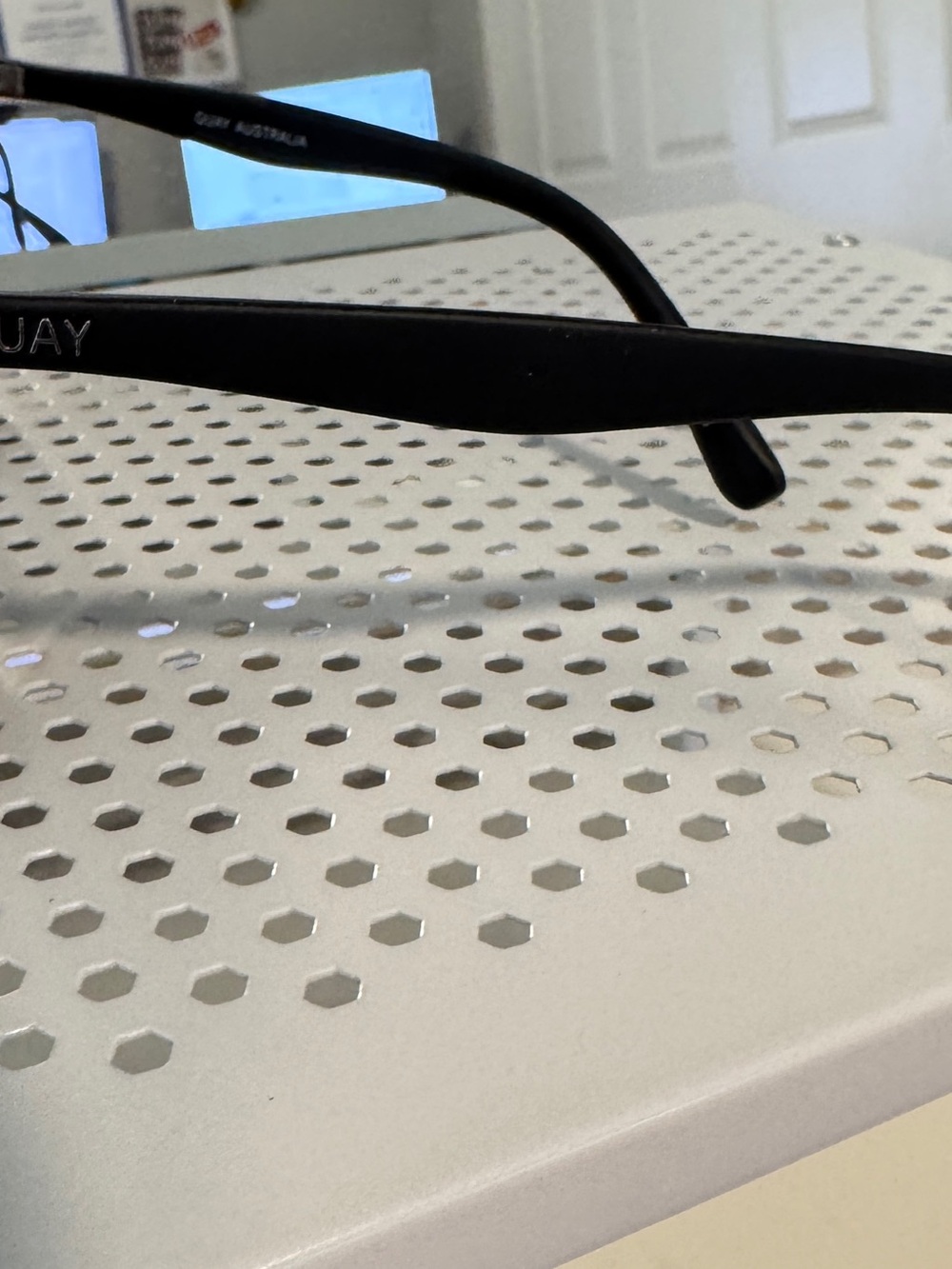 Quay My Girl Sunglasses - Picture 3 of 4